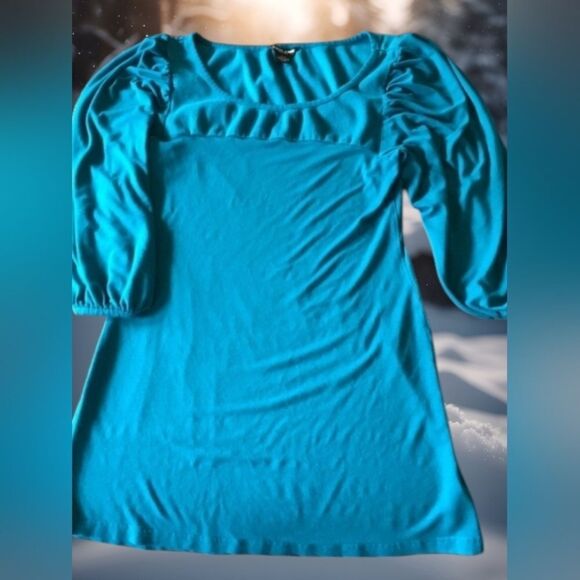 Guess top women’s size medium turquoise aqua long shirt good coverage modest - Picture 10 of 10